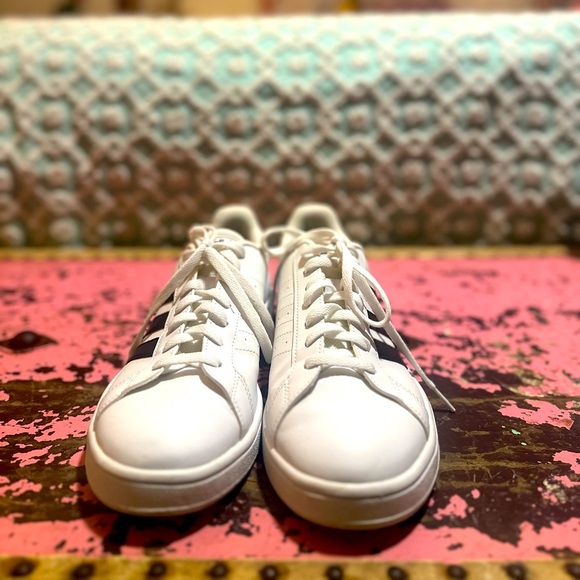ADIDAS Grand Court Sneakers white/black sz 9 - worn once - Picture 4 of 7